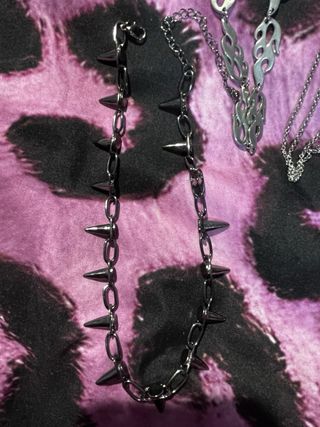 Lote collares y anillo estilo gótico