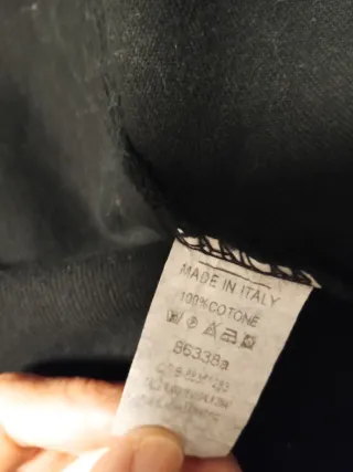 Chaqueta vaquera negra con volantes