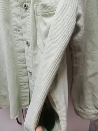 Chaqueta vaquera Zara verde