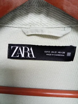 Chaqueta vaquera Zara verde