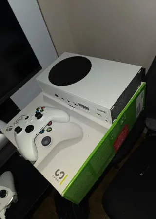 Xbox Series S 512 GB + Accesorios