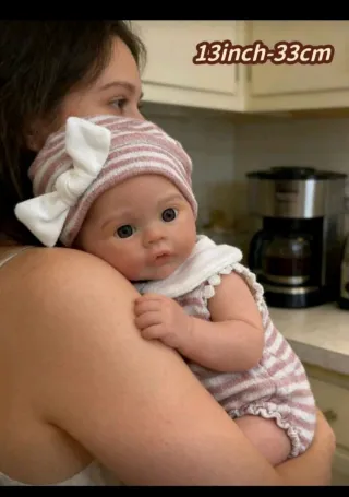Muñeca bebé realista