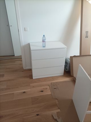 Montaje de muebles y pequeña carpintería