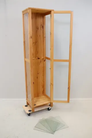 Mueble salón vitrina de madera Ikea