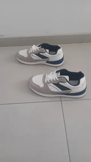 Zapatillas Hombre Talla 43 Gris y Blanco