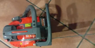 Motosierra Naranja y Gris de la marca ANOVA