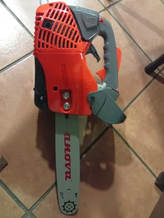 Motosierra Naranja y Gris de la marca ANOVA