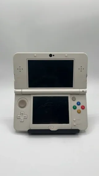 Nintendo 3DS XL con diseño Yoshi