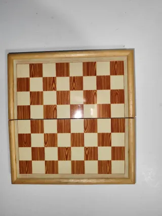 Scacchi magnetici pieghevoli e dame