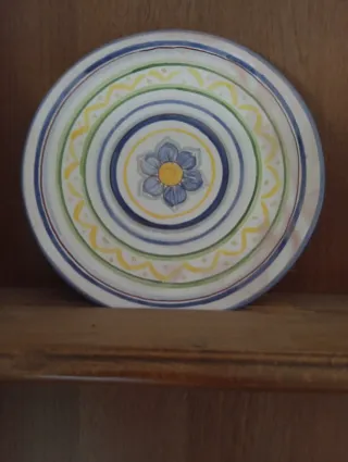 Piatto in ceramica decorato
