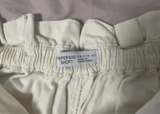 Pantalón corto beige