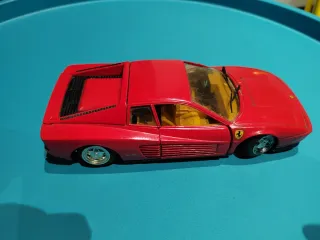 Modellino Ferrari Testarossa Scala 1:24