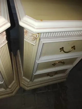 Armario auxiliar beige y blanco