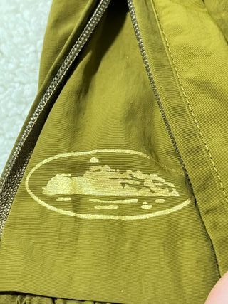 Pantalón Corteiz – Talla M - Verde Caqui/Beige