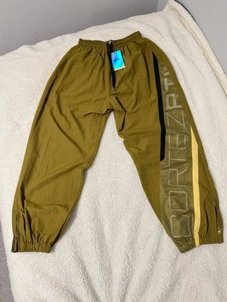 Pantalón Corteiz – Talla M - Verde Caqui/Beige