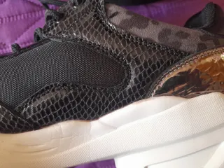 Zapatillas deportivas negras mujer