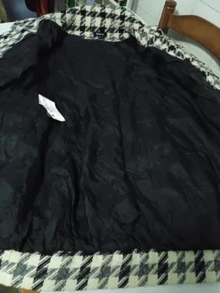 Abrigo Blanco y Negro Estampado