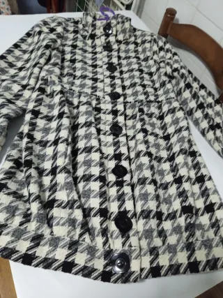 Abrigo Blanco y Negro Estampado
