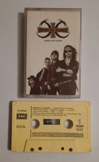 Cassette Héroes del Silencio Senderos de Traición
