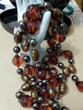 Collana lunga vintage marrone e oro