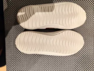 Zapatillas Veja Blancas y Rojas