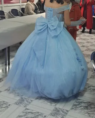 Vestido de 15 años azul y blanco