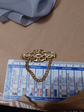 Spilla vintage con catena oro