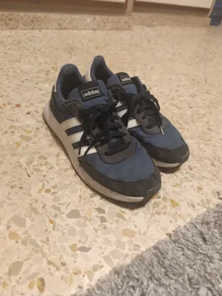 Zapatillas Adidas Azul y Blanco