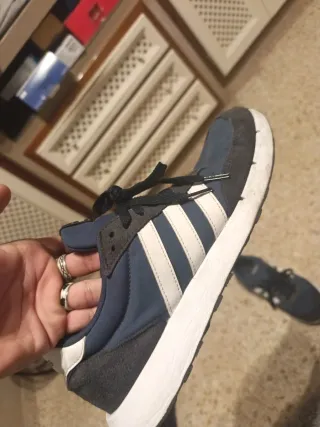 Zapatillas Adidas Azul y Blanco