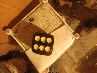 Calavera, dado y bruja decorativos