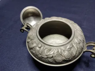 Zuccheriera peltro 95% lavorata a mano Vintage