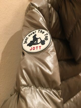 Chaqueta JOTT Beige  nueva y original