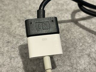 Cables Native Instruments y Apple