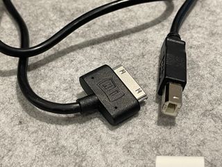 Cables Native Instruments y Apple