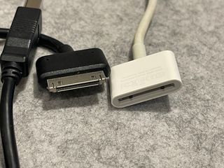 Cables Native Instruments y Apple