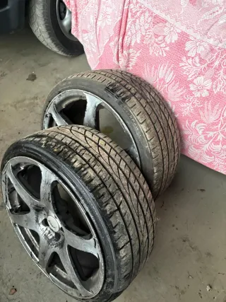 Llanta AEZ R18 5x100 8,5 con neumáticos 215/35/18