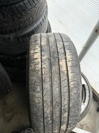 Llanta AEZ R18 5x100 8,5 con neumáticos 215/35/18