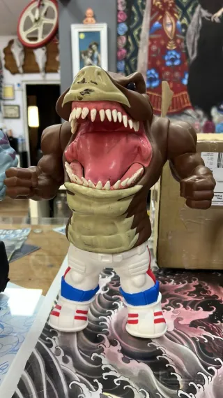 Figura Tiburón Street Sharks