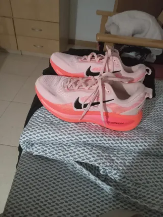 Nike ZoomX Nuevas Talla 42 telefono 722127401