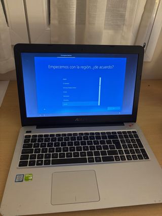 Portátil Asus X556U Azul Marino