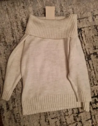 Jersey Stradivarius hombros descubiertos