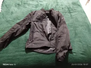 Conjunto moto chaqueta y pantalón