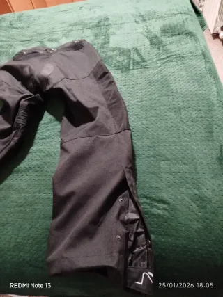 Conjunto moto chaqueta y pantalón