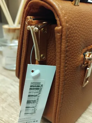 Borsa nuova color cuoio con etichetta