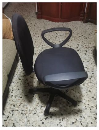 Silla giratoria de escritorio negra