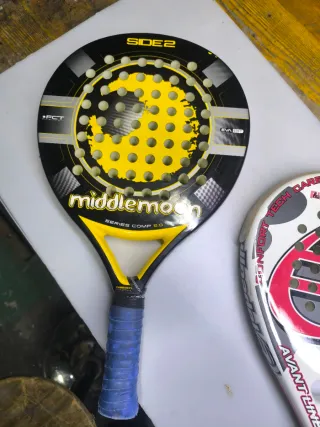 2 Raquetas de Pádel Middlemoon y Bullpadel