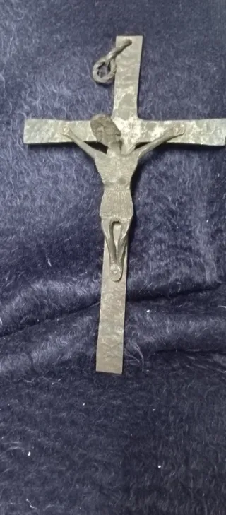 Cristo de hierro forjado siglo XX