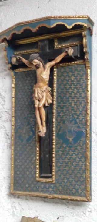 Crucifijo estofado policromado siglo XVII