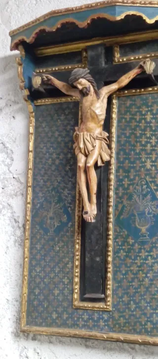 Crucifijo estofado policromado siglo XVII