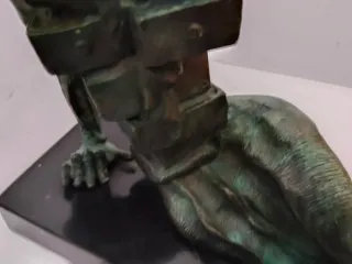 Scultura "Le cabinet anthropomorphique" S. Dalì